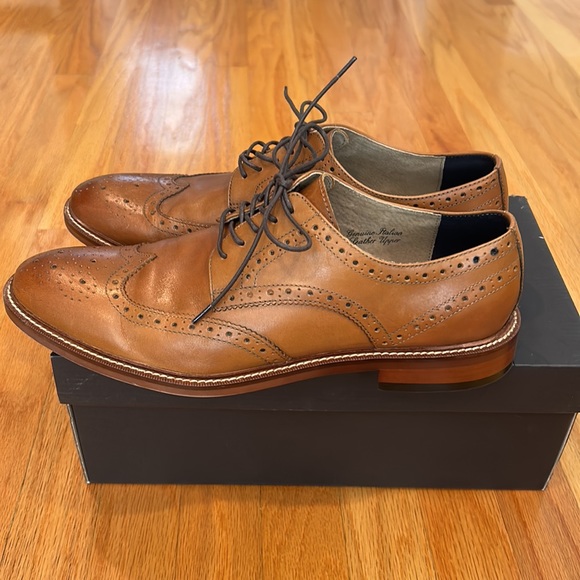 Banana Republic men’s dress shoes main image 7